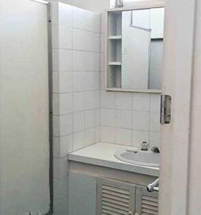 reforma-integral-valencia-construcciones-dv4-bano-aseo-plato-ducha-antes-3