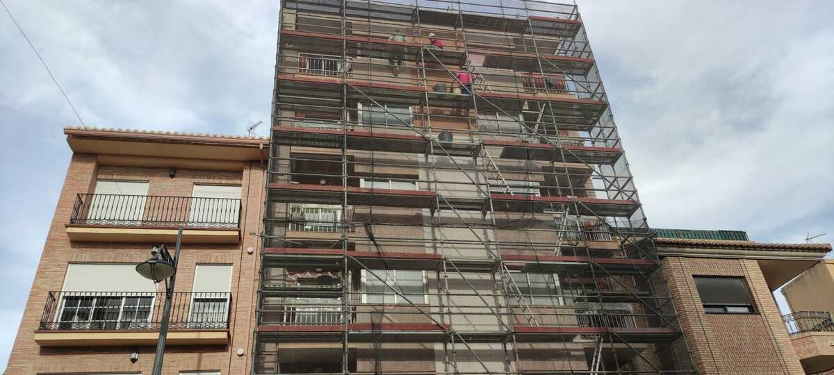 restauracion-fachadas-fincas-urbanas-edificio-valencia-paterna-ribarroja-pobla-vallbona-2